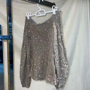 Green flower printed long sleeve flowy top size small